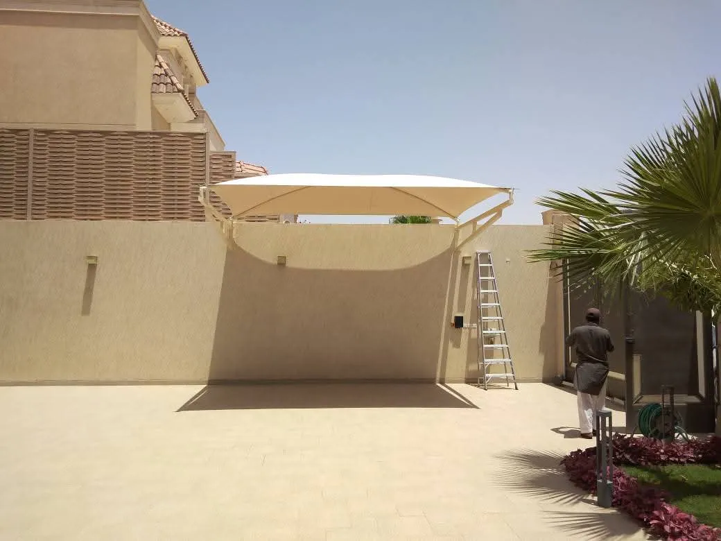 مظلات سيارات متحركة