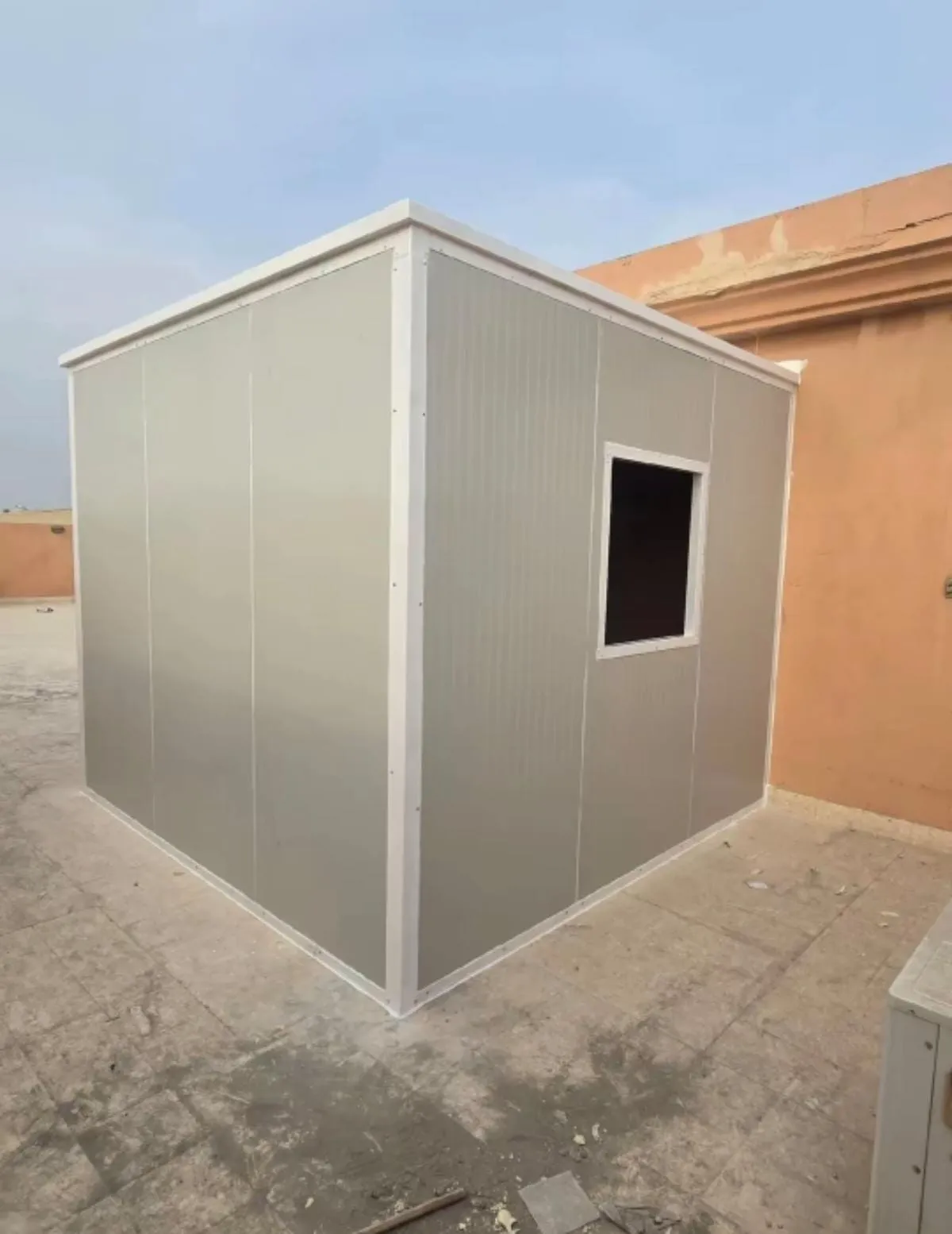 طريقة تركيب غرف ساندوتش بانل بمعايير العزل المعتمدة 