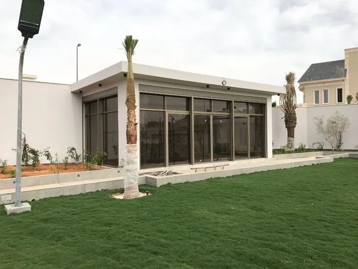 مجالس خارجية زجاجية بالرياض تصميم أنيق وعزل مثالي