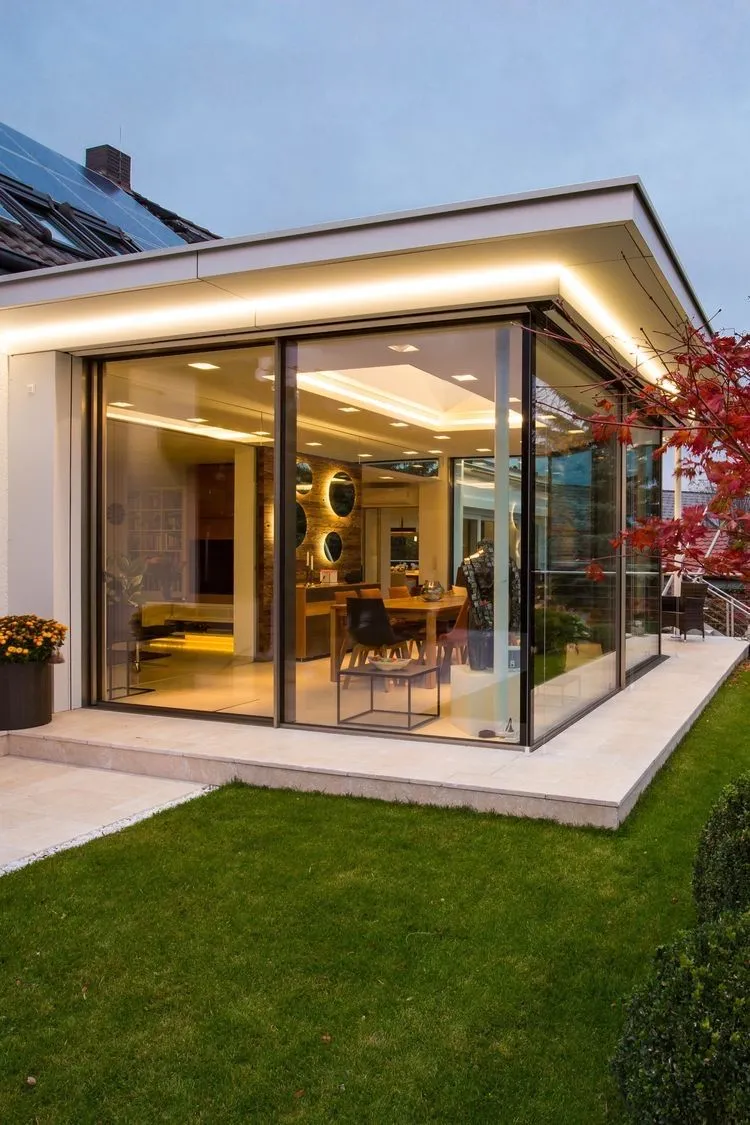 مجالس خارجية زجاجية بالرياض تصميم أنيق وعزل مثالي