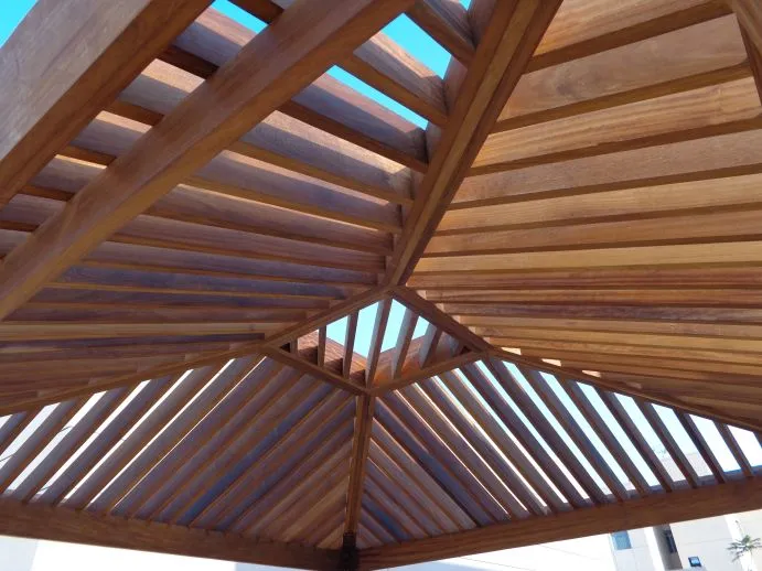 أفضل برجولات خارجية في الرياض – تناسب الفلل والاستراحات