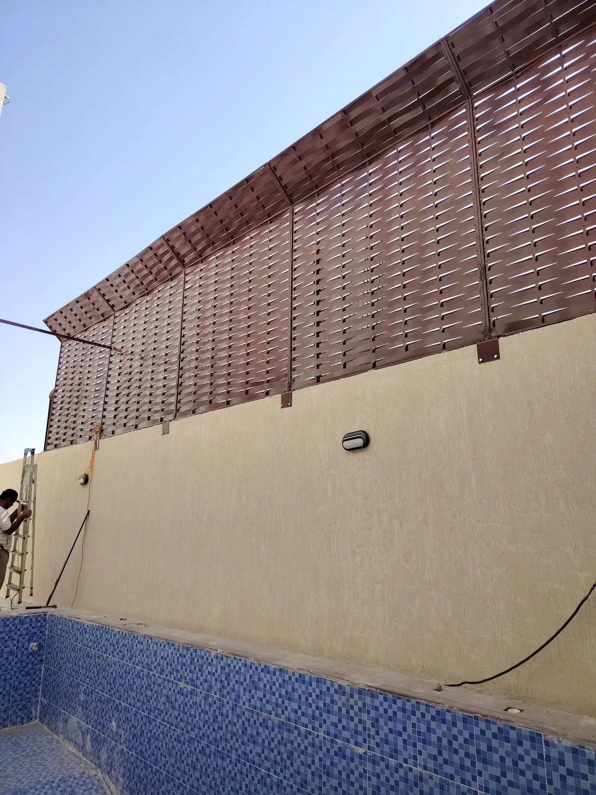 أسعار السواتر بالرياض 2025 – أفضل خامات التركيب في المملكه