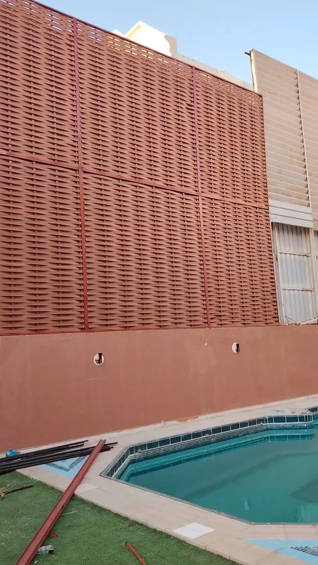 أسعار السواتر بالرياض 2025 – أفضل خامات التركيب في المملكه