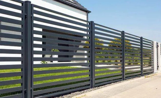 أسعار السواتر بالرياض 2025 – أفضل خامات التركيب في المملكه