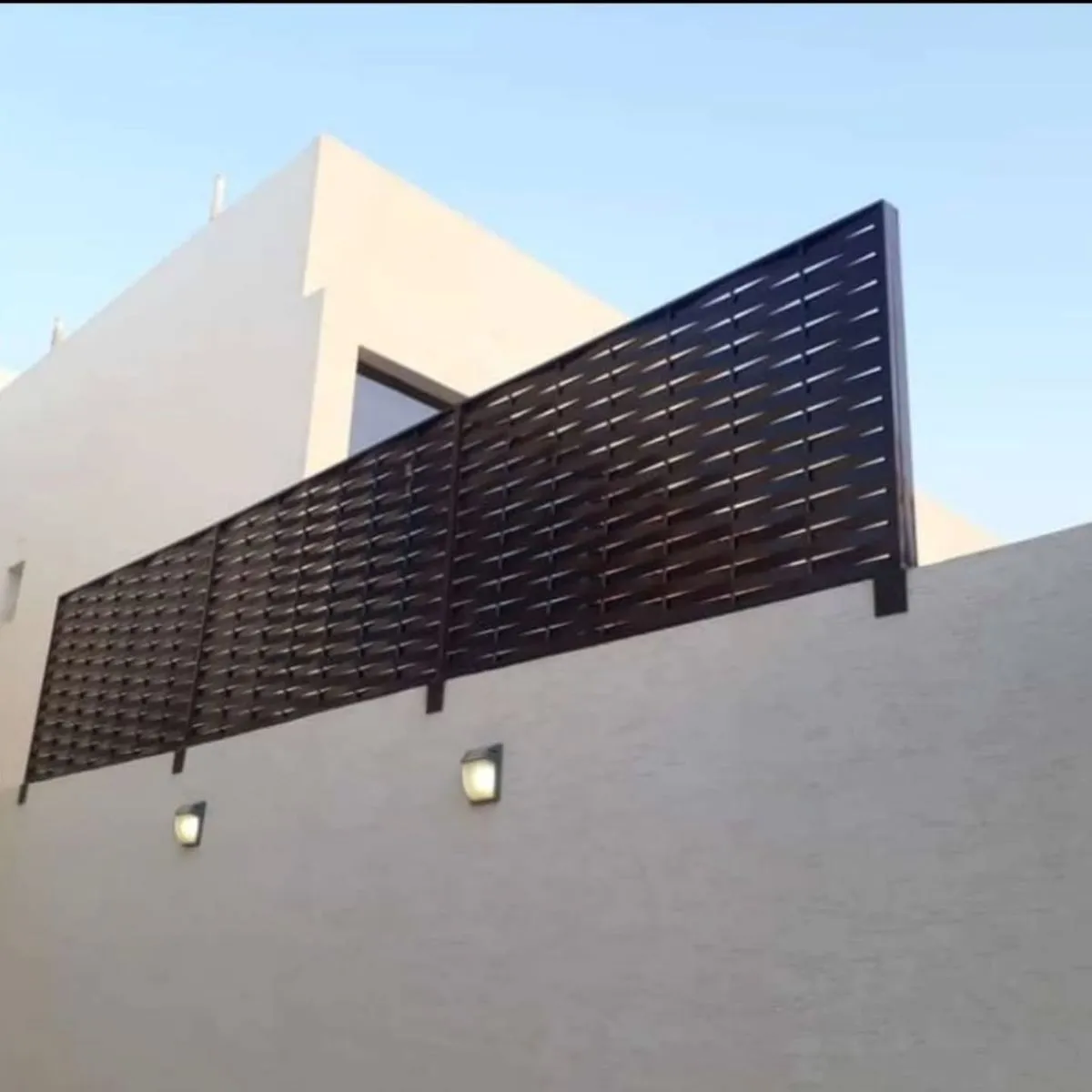 أسعار السواتر بالرياض 2025 – أفضل خامات التركيب في المملكه