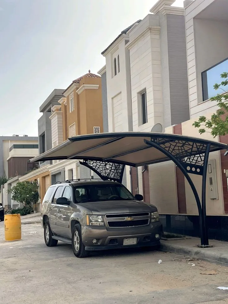 مظلات سيارات جاهزة بحي النرجس الرياض للفلل – تركيب فوري وضمان 10 سنوات