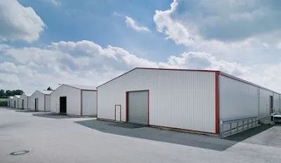 بناء هناجر ومخازن في الخرج الصناعية – تصميم هندسي متكامل