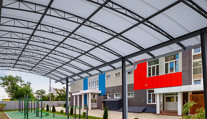 مظلات ساحات مدارس 2025 – أحدث الخامات والتصاميم