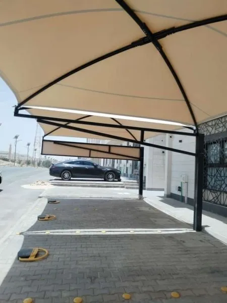 تركيب مظلات بشمال الرياض :حل الأمثل لحماية المساحات المفتوحة