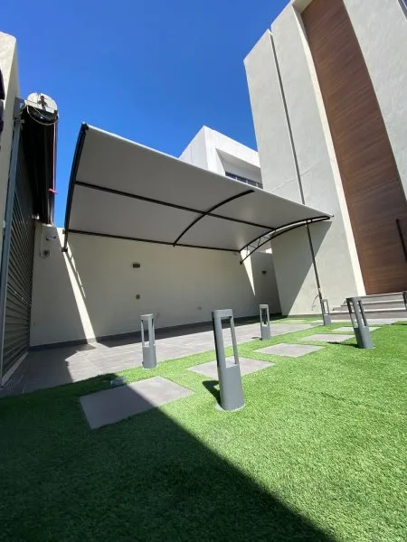 تركيب مظلات بشمال الرياض :حل الأمثل لحماية المساحات المفتوحة