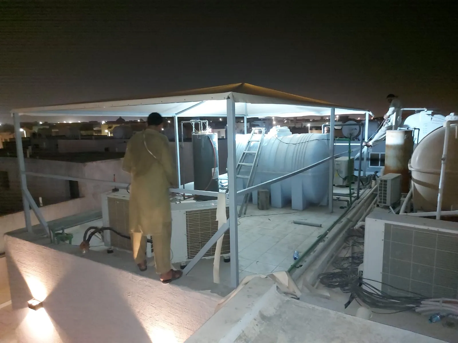 مظلات خزانات مظلات سخانات مظلات مكيفات مظلات السطح بالرياض