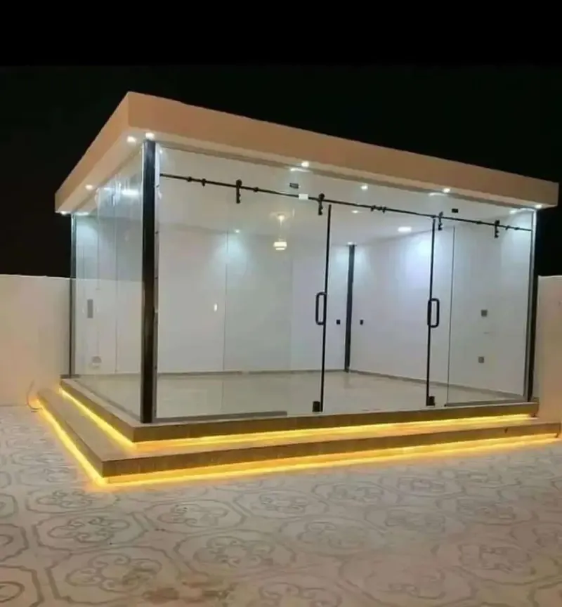 مقاول بناء مجالس زجاجية أنيقة وبسيطة بأقل تكلفة بالرياض