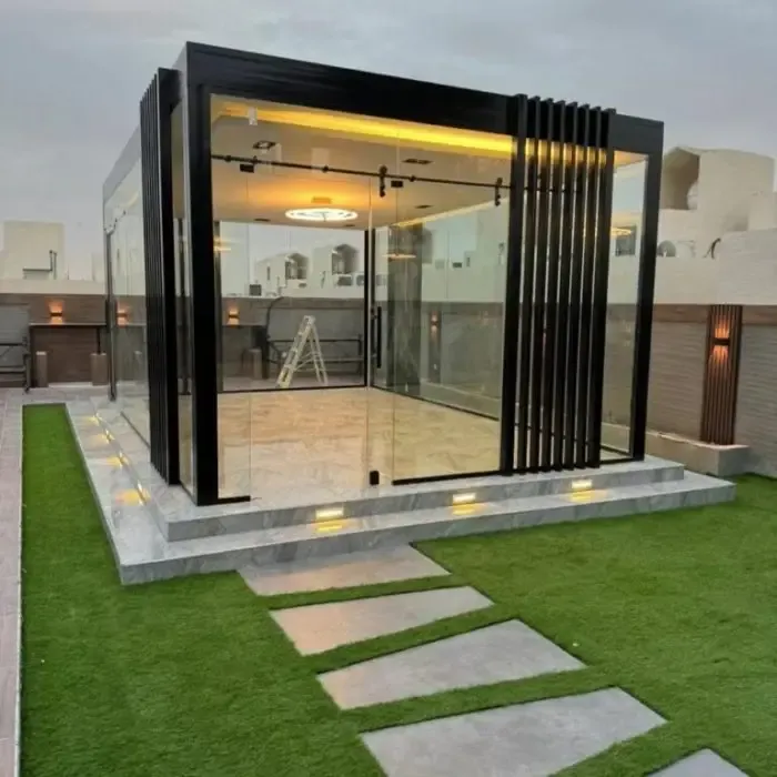 مقاول بناء مجالس زجاجية أنيقة وبسيطة بأقل تكلفة بالرياض