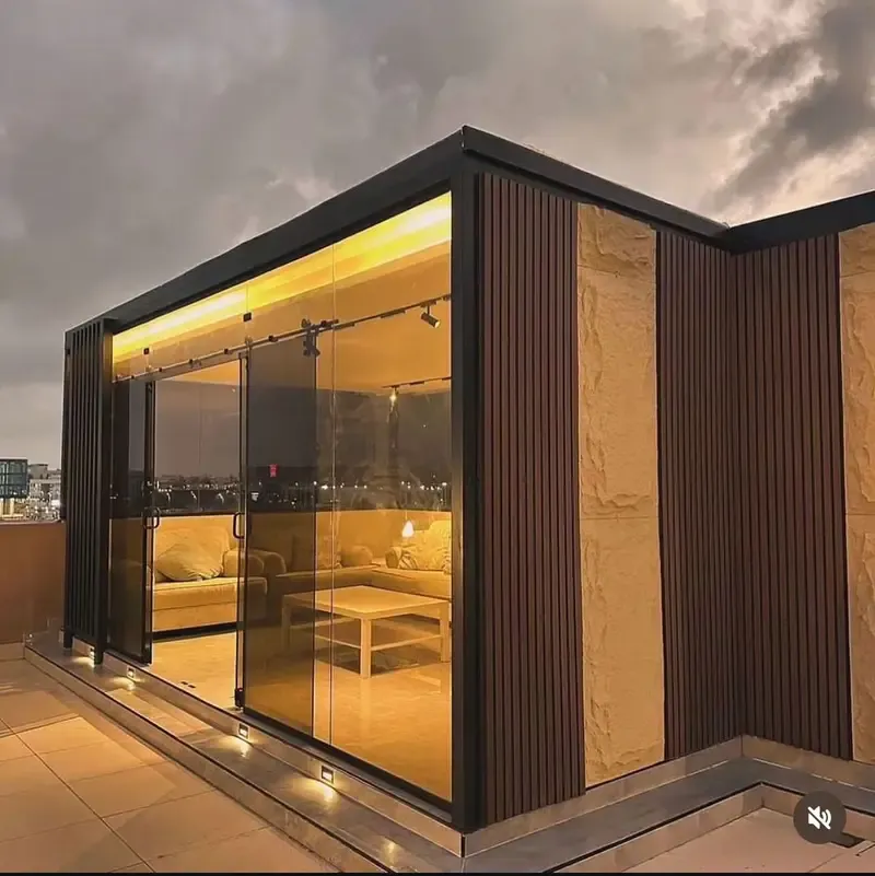 مقاول بناء مجالس زجاجية أنيقة وبسيطة بأقل تكلفة بالرياض