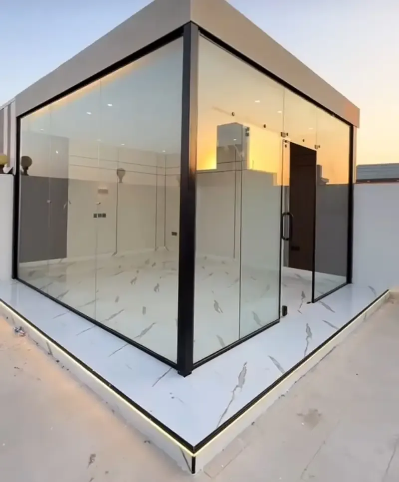 مقاول بناء مجالس زجاجية أنيقة وبسيطة بأقل تكلفة بالرياض