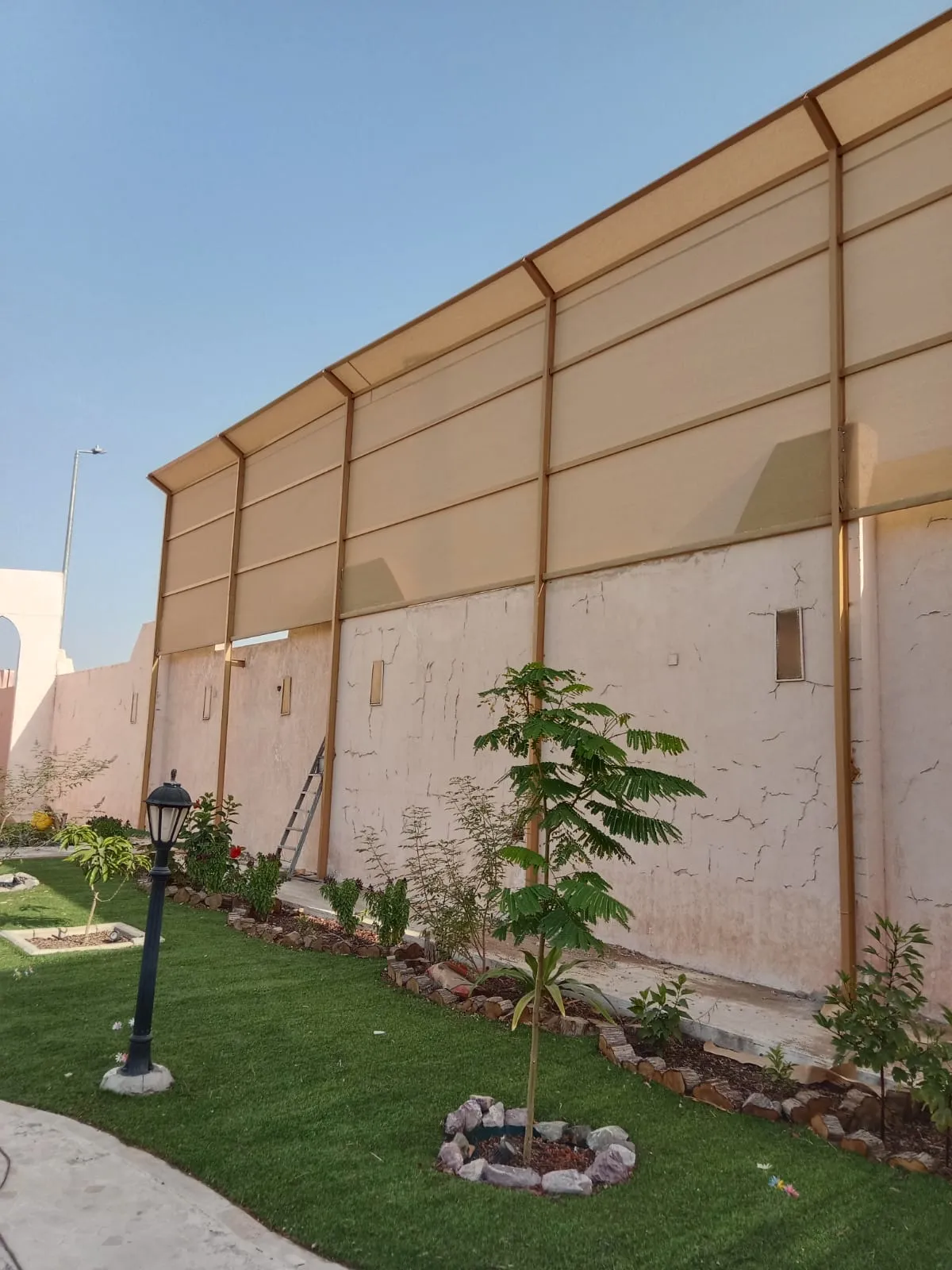 مظلات وسواتر بالرياض لاحواش الفلل ومنازل بالفخامة والحماية