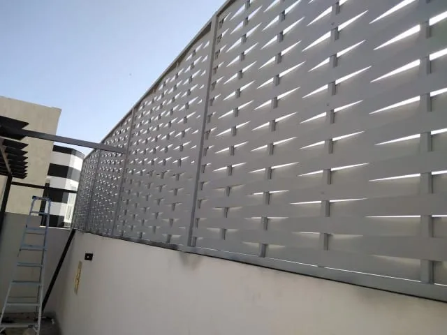 مظلات وسواتر بالرياض لاحواش الفلل ومنازل بالفخامة والحماية