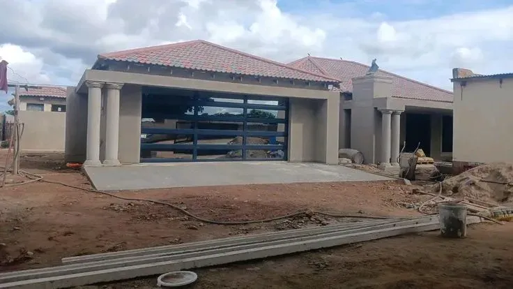 بناء مجلس خارجي زجاجي بالرياض مودرن بالحوش