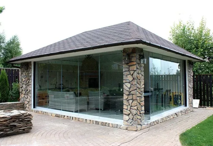 بناء مجلس خارجي زجاجي بالرياض مودرن بالحوش