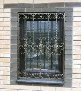 حداد منتقل في تركيب أبواب وشبابيك ونوافذفي الرياض جودة عالية