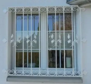 حداد منتقل في تركيب أبواب وشبابيك ونوافذفي الرياض جودة عالية