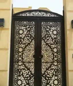 حداد منتقل في تركيب أبواب وشبابيك ونوافذفي الرياض جودة عالية