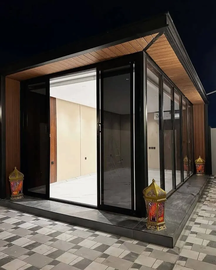 ملاحق خارجية| تركيب ملاحق ساندوتش بانل | ملاحق زجاجية فخمة  