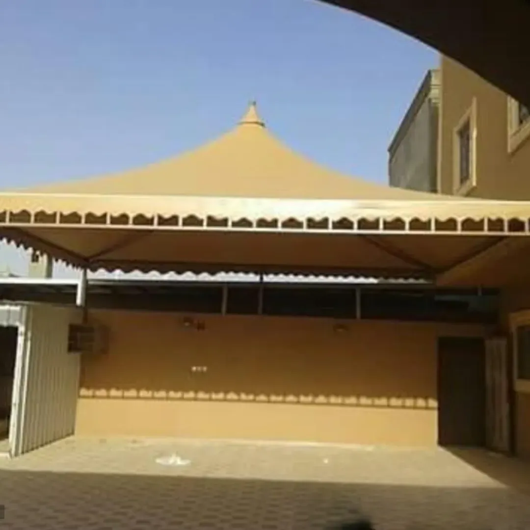 تركيب مظلات جلد PVC هرمية: الجودة والمتانة بأسلوب عصري