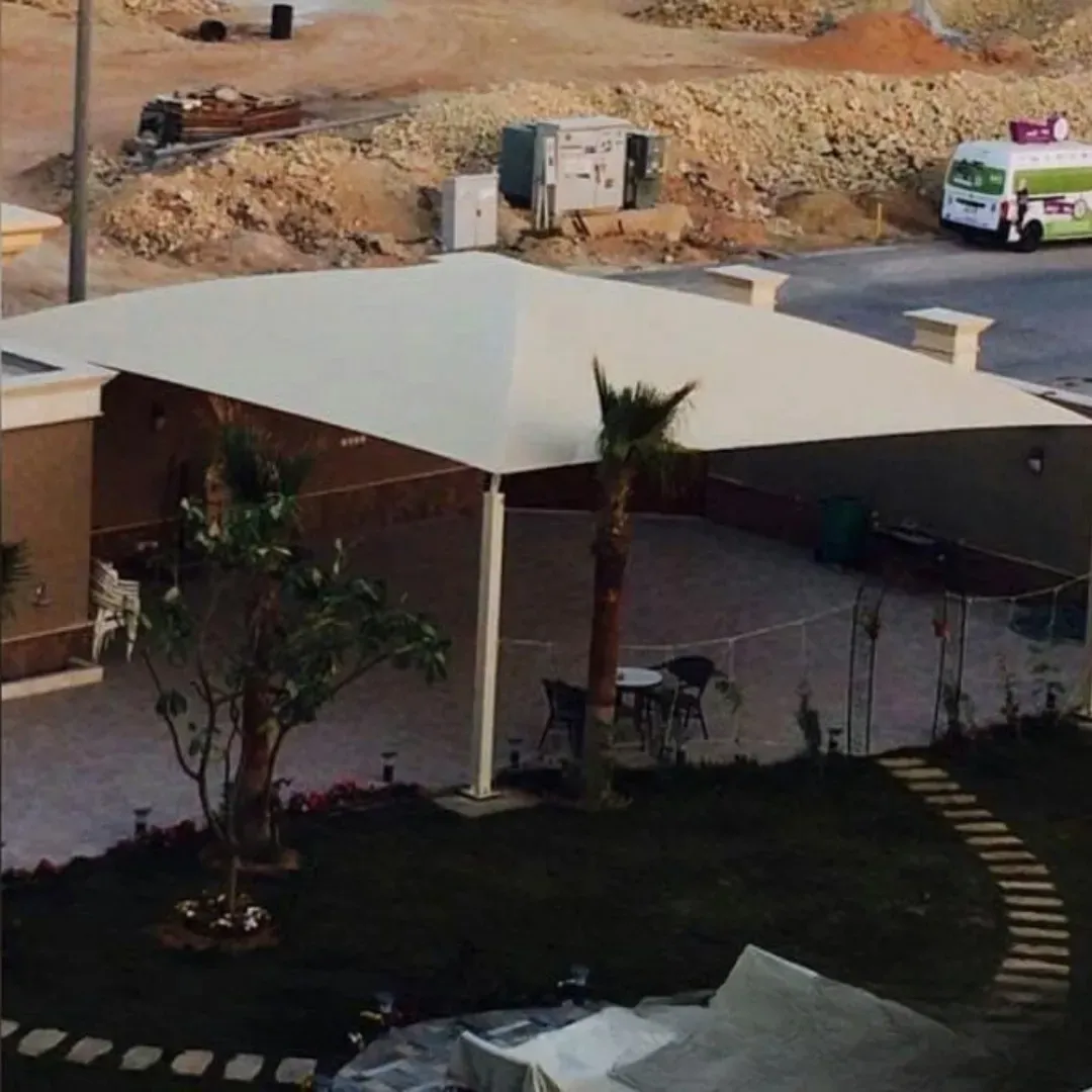 تركيب مظلات جلد PVC هرمية: الجودة والمتانة بأسلوب عصري