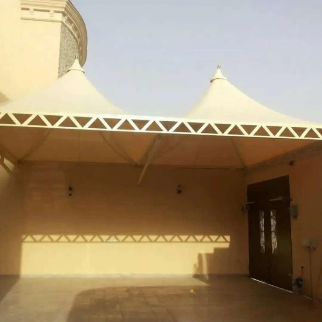 تركيب مظلات جلد PVC هرمية: الجودة والمتانة بأسلوب عصري