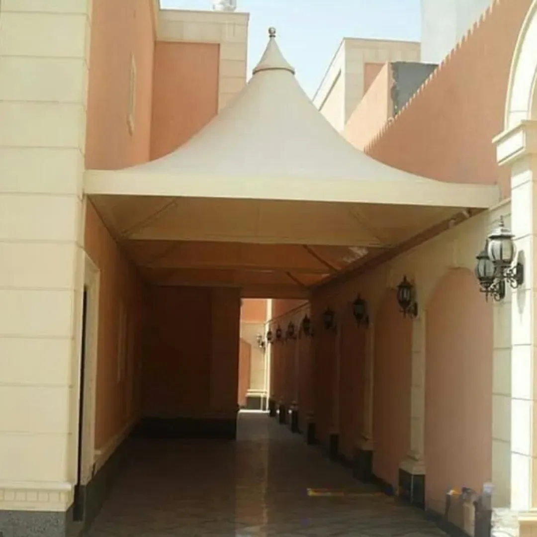 تركيب مظلات جلد PVC هرمية: الجودة والمتانة بأسلوب عصري