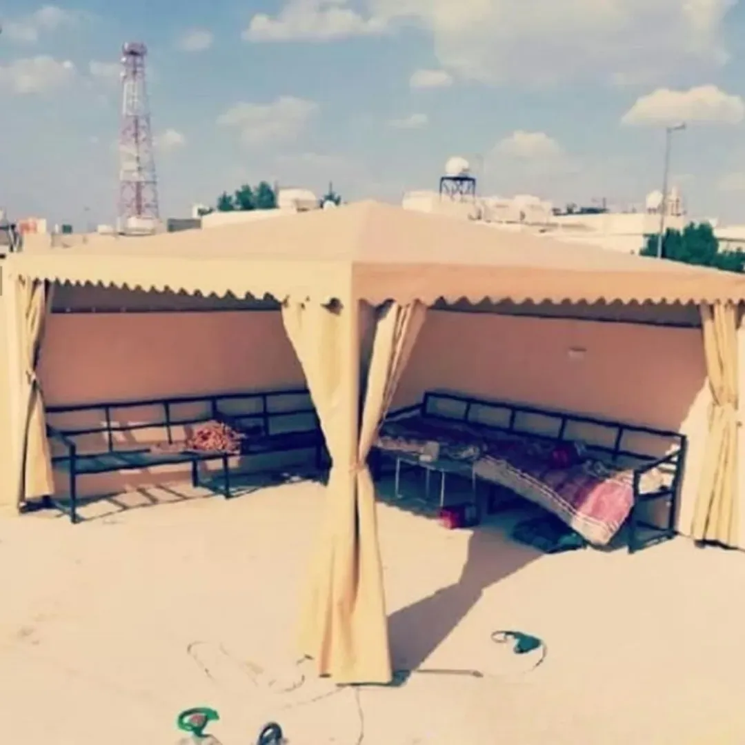 تركيب مظلات جلد PVC هرمية: الجودة والمتانة بأسلوب عصري