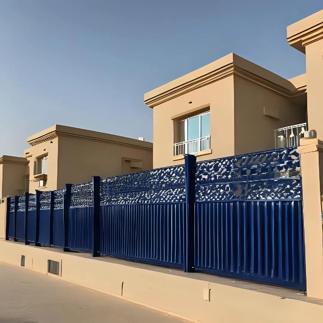 أنواع سواتر أحواش المنازل بحي الرمال| دليل الأسعار والتركيب