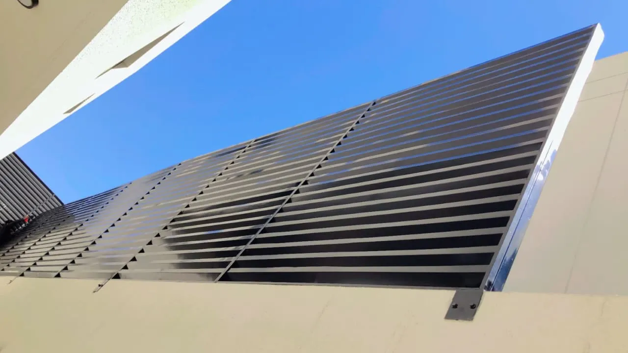 حداد مظلات وسواترفي الرياض باافضل الأنواع وأحدث التصاميم 