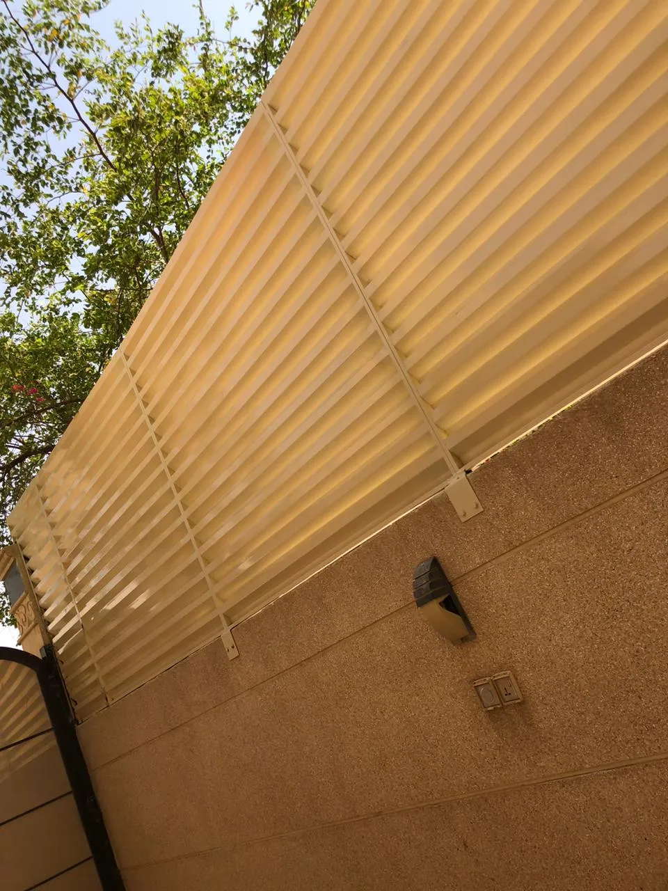 حداد مظلات وسواترفي الرياض باافضل الأنواع وأحدث التصاميم 