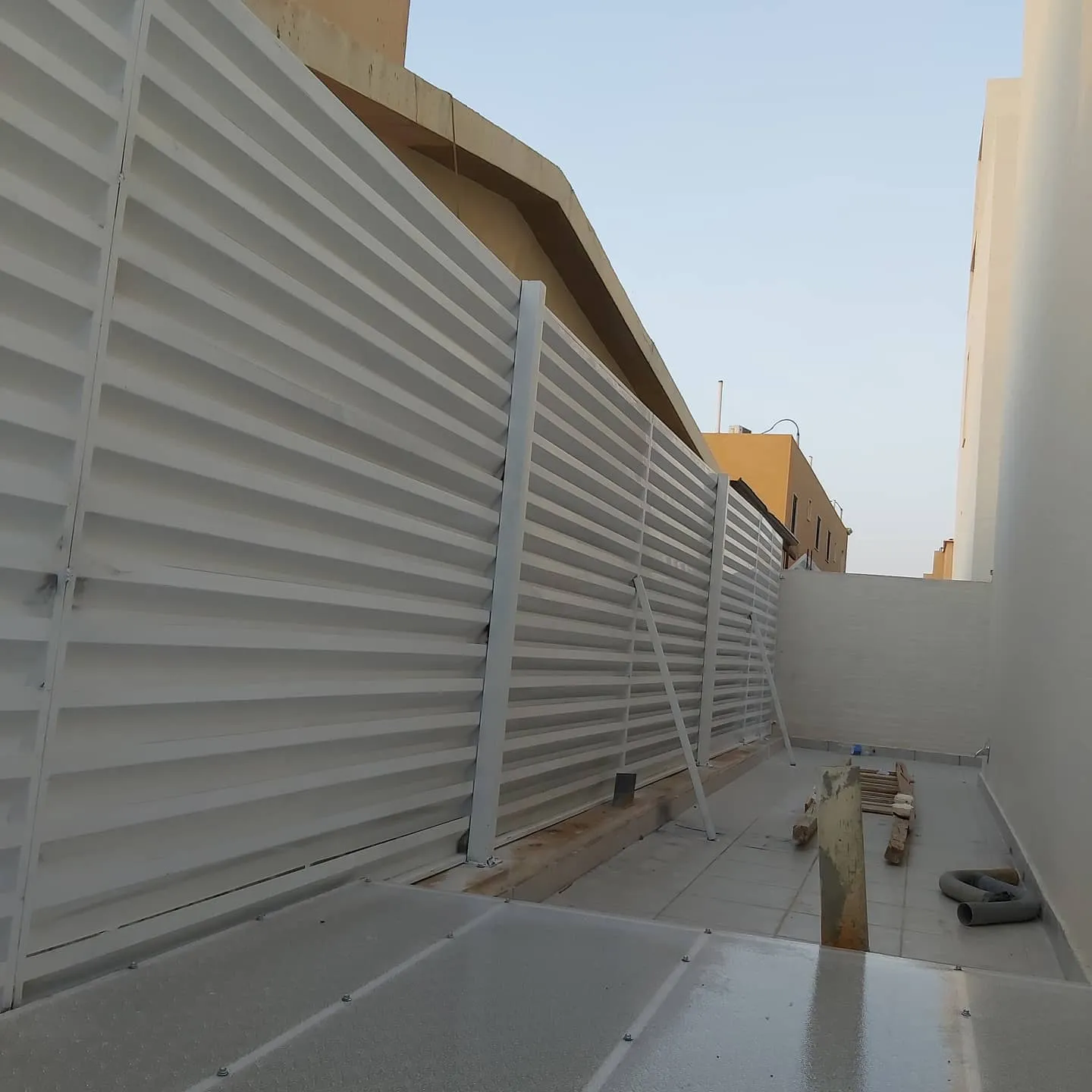 أفضل أنواع السواتر واسعارها في الرياض لعام 2026: دليل شامل