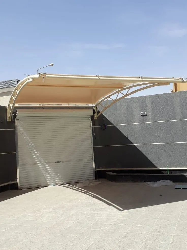 اصلاح مظلات كراج مقوسة بتثبيت آمن في الرياض 