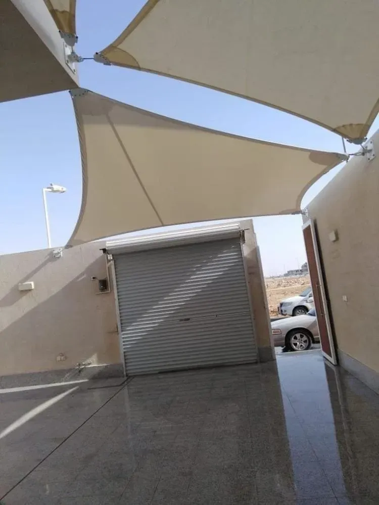 تركيب مظلات شد إنشائي للسيارات: دليلك الشامل لأفضل التصاميم 