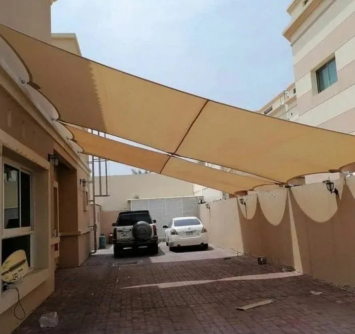 تركيب مظلات شد إنشائي للسيارات: دليلك الشامل لأفضل التصاميم 