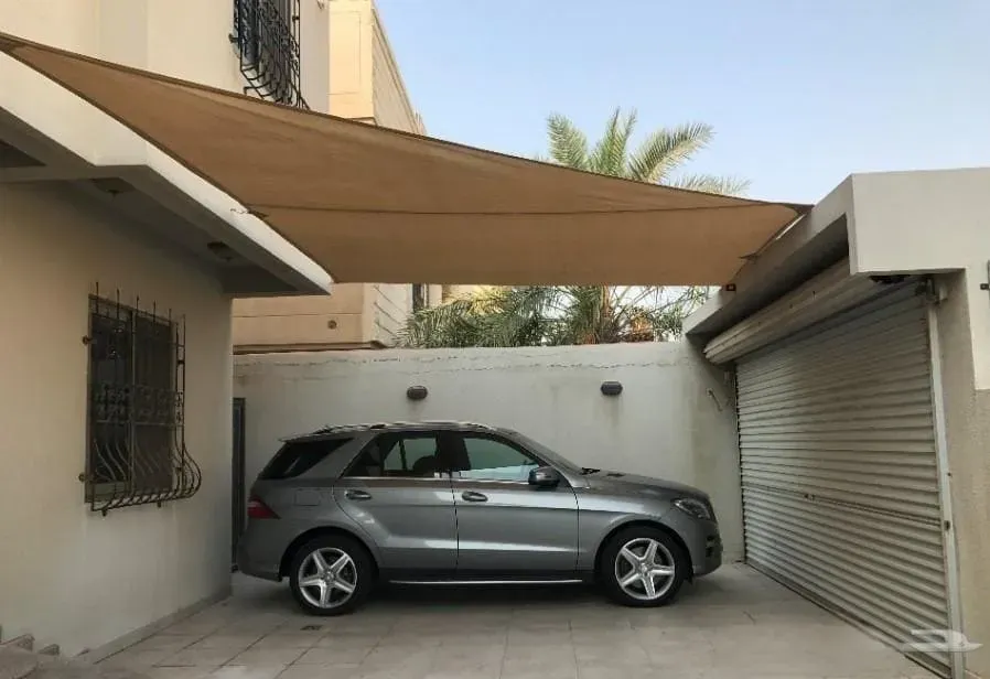 تركيب مظلات شد إنشائي للسيارات: دليلك الشامل لأفضل التصاميم 