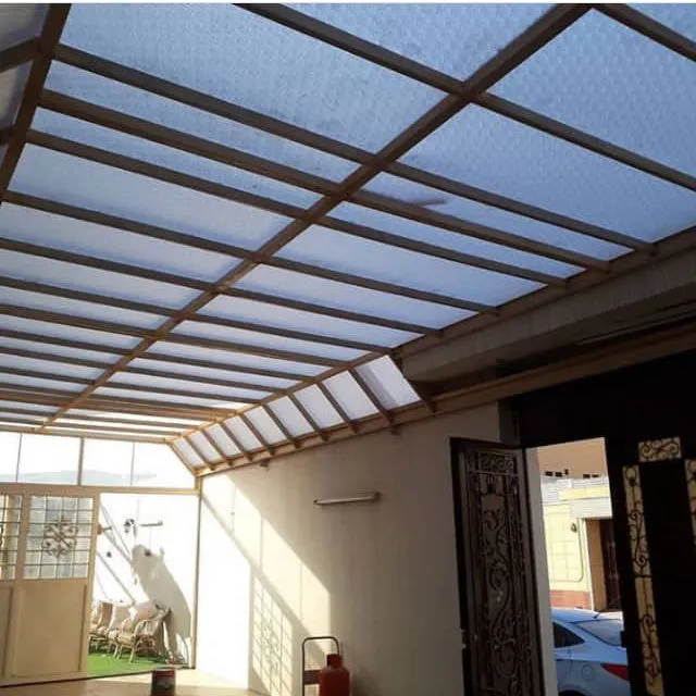 مظلات لكسان في حي الملقا: دليل الفخامة والحماية القصوى