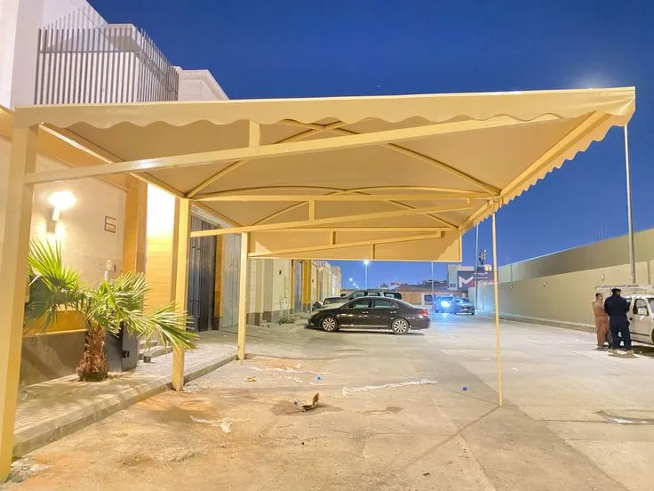 مظلات سيارات متحركة