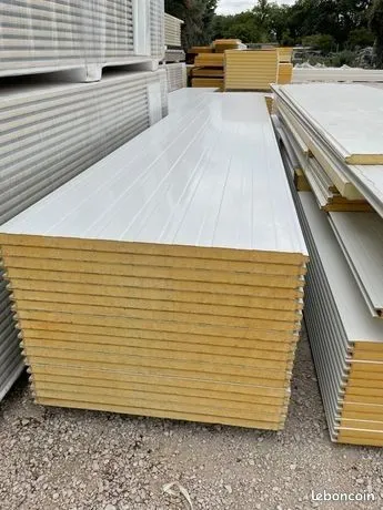 ساندوتش بانل في الرياض: تركيب أفضل لوح عازل بأفضل سعر وضمان