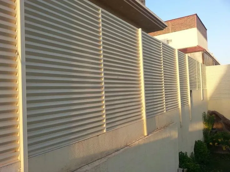 السواتر في الرياض: الدليل المرجعي الشامل لاختيار وتركيب أفضل