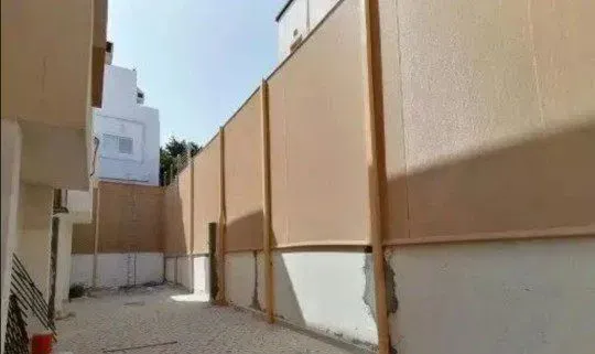 السواتر في الرياض: الدليل المرجعي الشامل لاختيار وتركيب أفضل