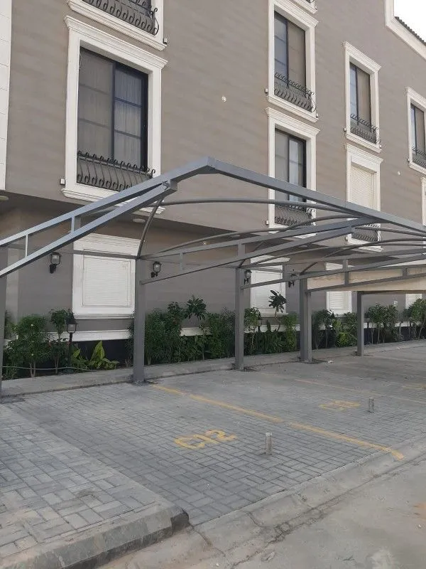 المظلات في الرياض: الدليل المرجعي الشامل لاختيار وتركيب مظلة